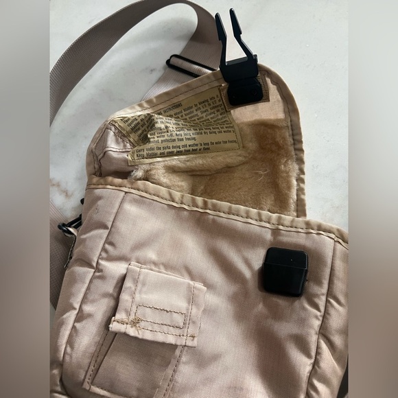 US Military Canteen  2 Qt  1994 with wool lined carrying pouch and adj strap - Picture 5 of 10